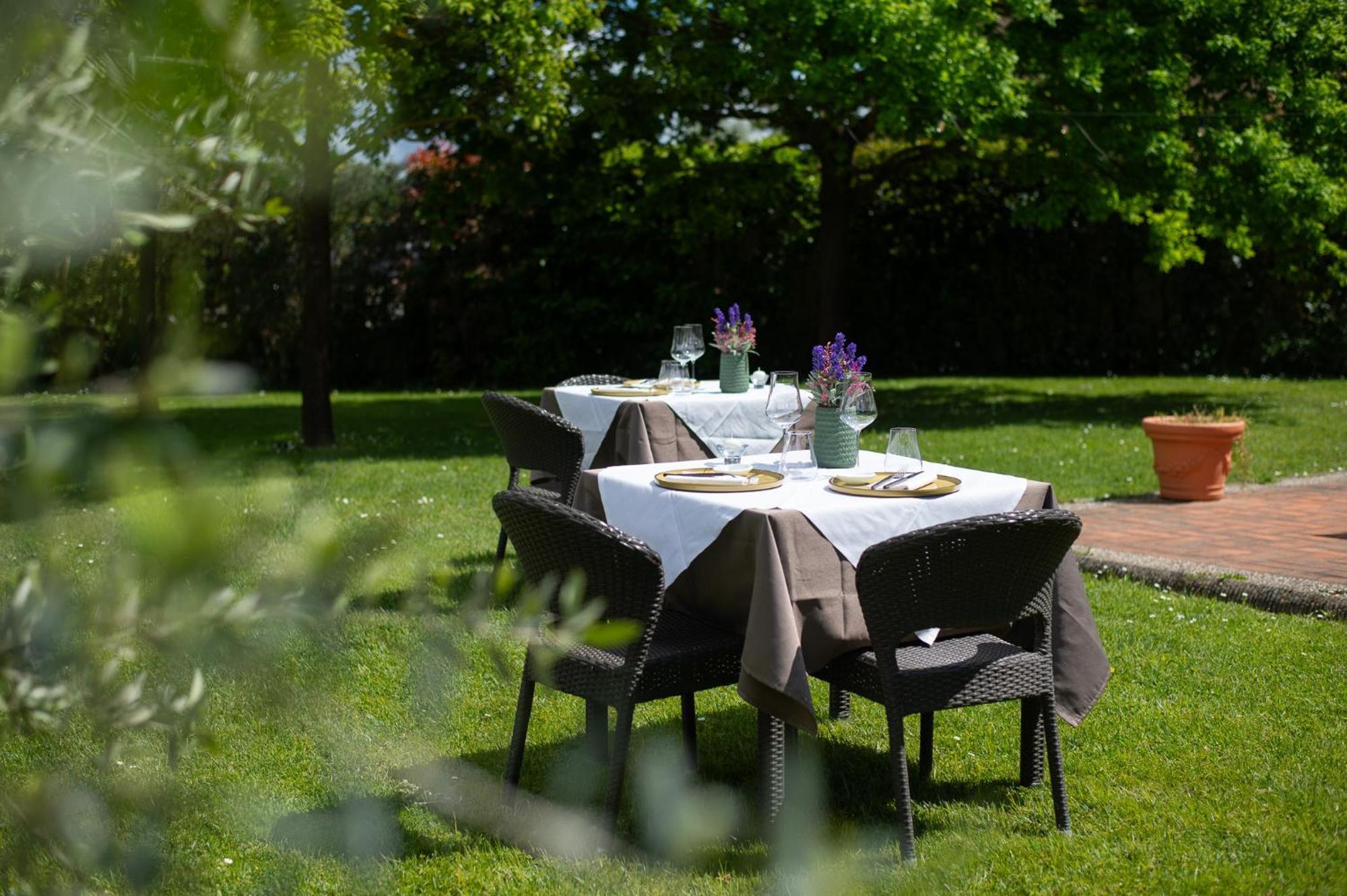 Le Colombaie Country Resort Ponsacco Eksteriør billede